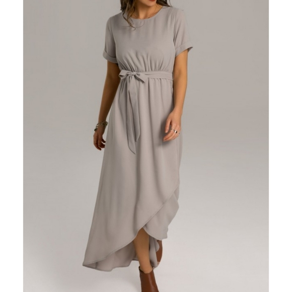 Dresses & Skirts - Short Sleeve Round Neck Elastic Waist With a Belt Tie Dress